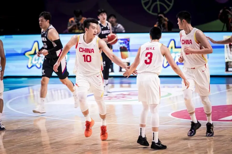 一共打了, 到胡明轩打, 球迷可以看 一共打了, 到胡明轩打, 球迷可以看