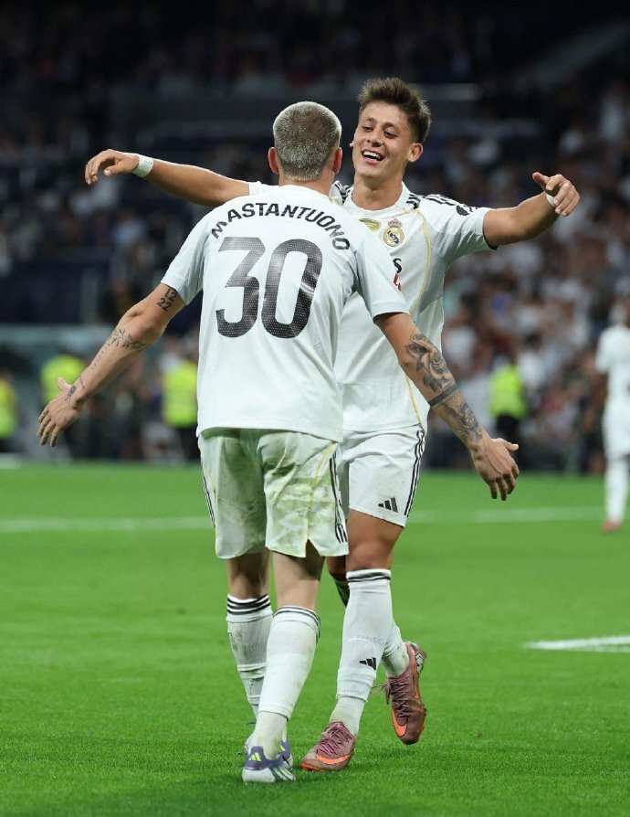 塞巴略斯一, 球入网前做 塞巴略斯一, 球入网前做