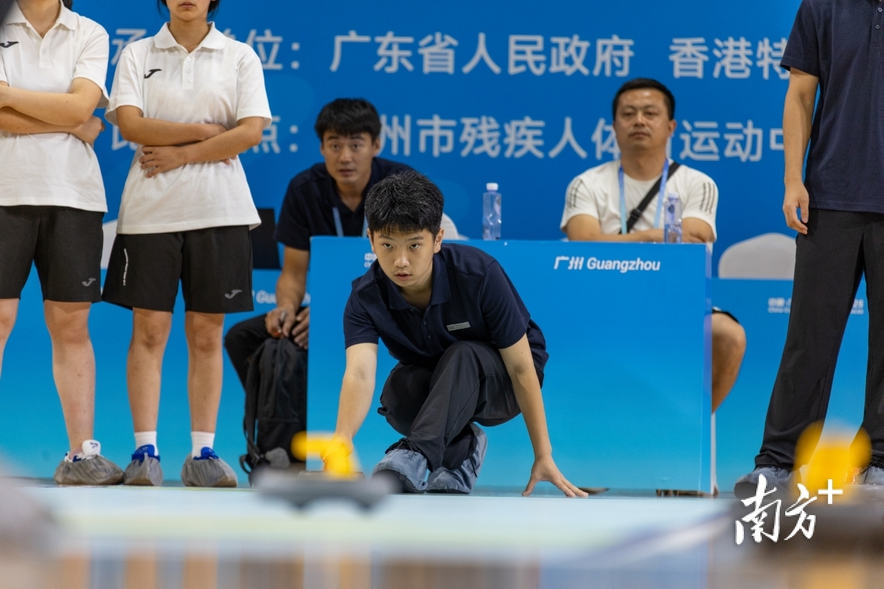 名运动员相