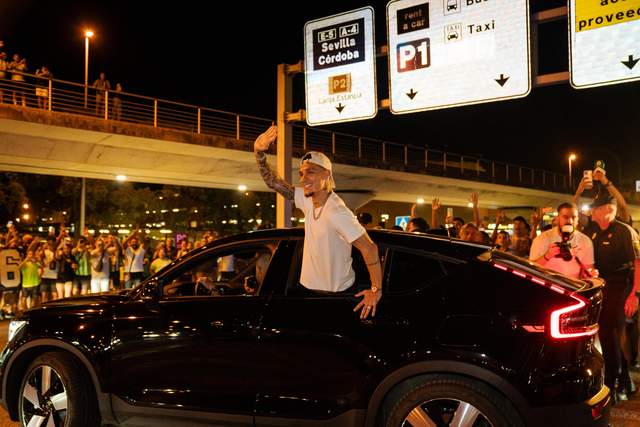 球迷的热情, 安东尼的球 球迷的热情, 安东尼的球